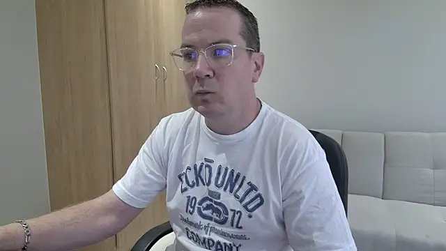 BrettJ81 online show from February 2026 12:42:02 PM