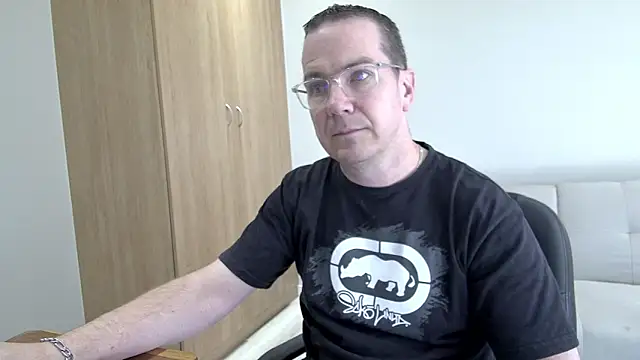 BrettJ81 online show from April 2026 12:13:01 PM