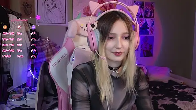 Snapshot of Evie_Ro chatting on February 2025 09:06:02 PM Evie Ro online show from February 2025 09:06:02 PM