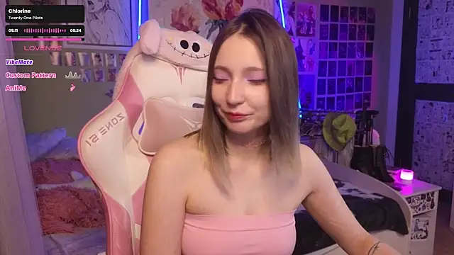 Snapshot of Evie_Ro chatting on January 2026 08:33:01 PM Evie Ro online show from January 2026 08:33:01 PM