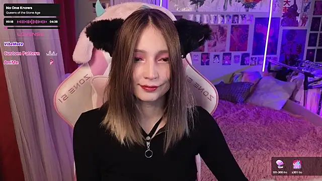 Snapshot of Evie_Ro chatting on March 2026 12:12:01 AM Evie Ro online show from March 2026 12:12:01 AM