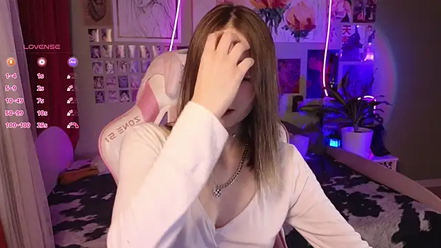 Evie Ro online show from April 2026 09:50:01 PM