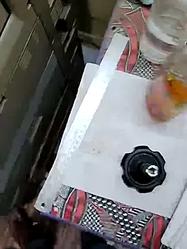 Snapshot of u_wan_me chatting on February 2025 01:37:01 AM u wan me online show from February 2025 01:37:01 AM