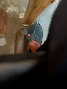 Snapshot of u_wan_me chatting on October 2025 04:31:02 AM u wan me online show from October 2025 04:31:02 AM