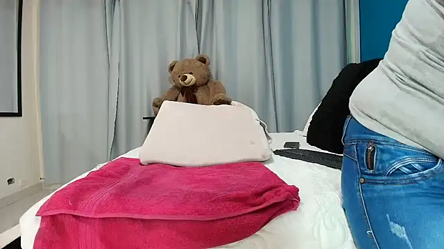 natalia23 online show from October 2025 09:58:02 PM