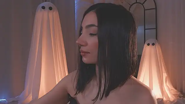 Snapshot of AmyArmstrong chatting on October 2025 02:18:02 PM AmyArmstrong online show from October 2025 02:18:02 PM