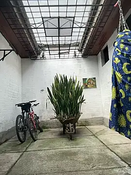 Snapshot of oliver_price1 chatting on April 2026 02:40:01 PM oliver price1 online show from April 2026 02:40:01 PM