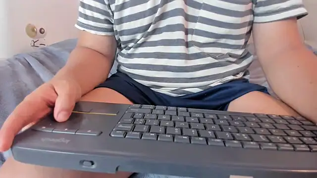 Snapshot of oliver_price1 chatting on April 2026 01:55:02 PM oliver price1 online show from April 2026 01:55:02 PM