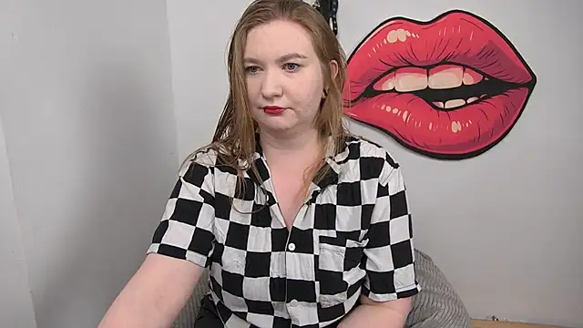 Snapshot of LaraDream chatting on December 2025 03:43:02 PM LaraDream online show from December 2025 03:43:02 PM