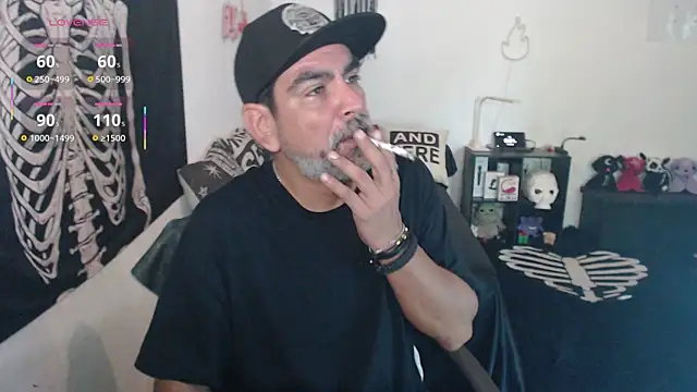 soyelcarlitos  online show from June 2026 10:01:02 PM