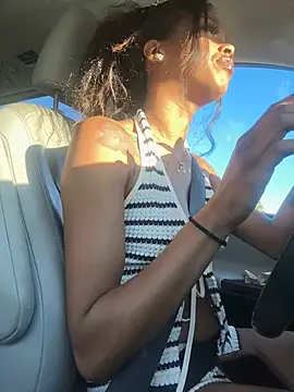 mismialove online show from April 2026 01:01:02 AM