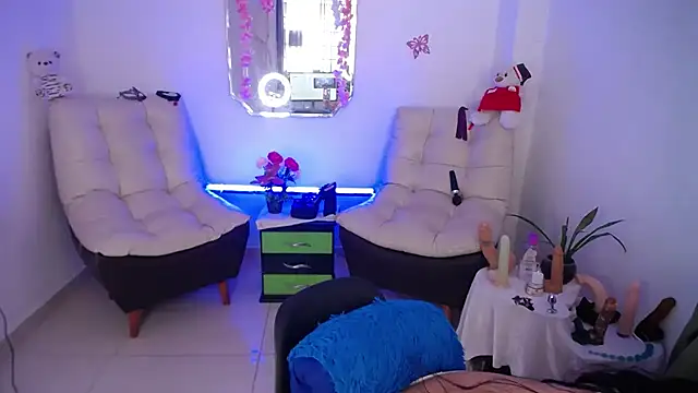 Snapshot of susan_smith18 chatting on January 2025 04:43:01 PM susan smith18 online show from January 2025 04:43:01 PM